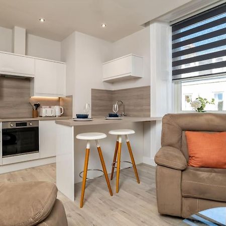 Appartement West End @ Netflix @ Newly Built à Aberdeen Extérieur photo